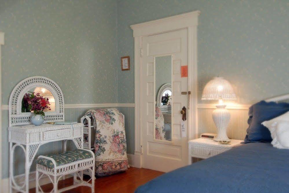 The Grey Swan Inn Llc Blackstone Buitenkant foto