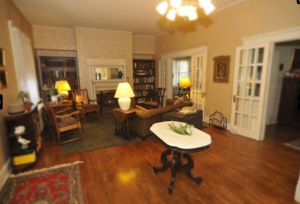 The Grey Swan Inn Llc Blackstone Buitenkant foto